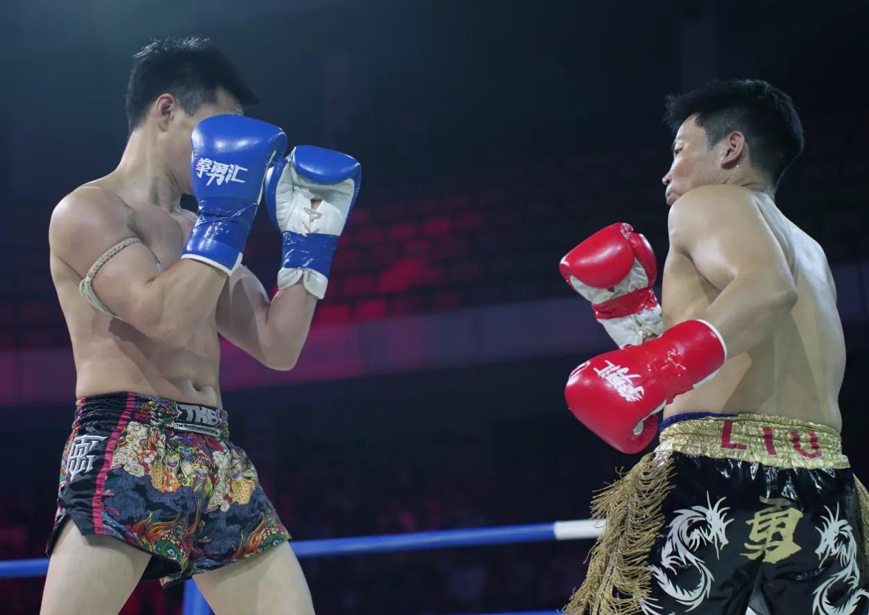 “淮城决”燃爆淮安！刘勇夺得WKA亚洲金腰带！