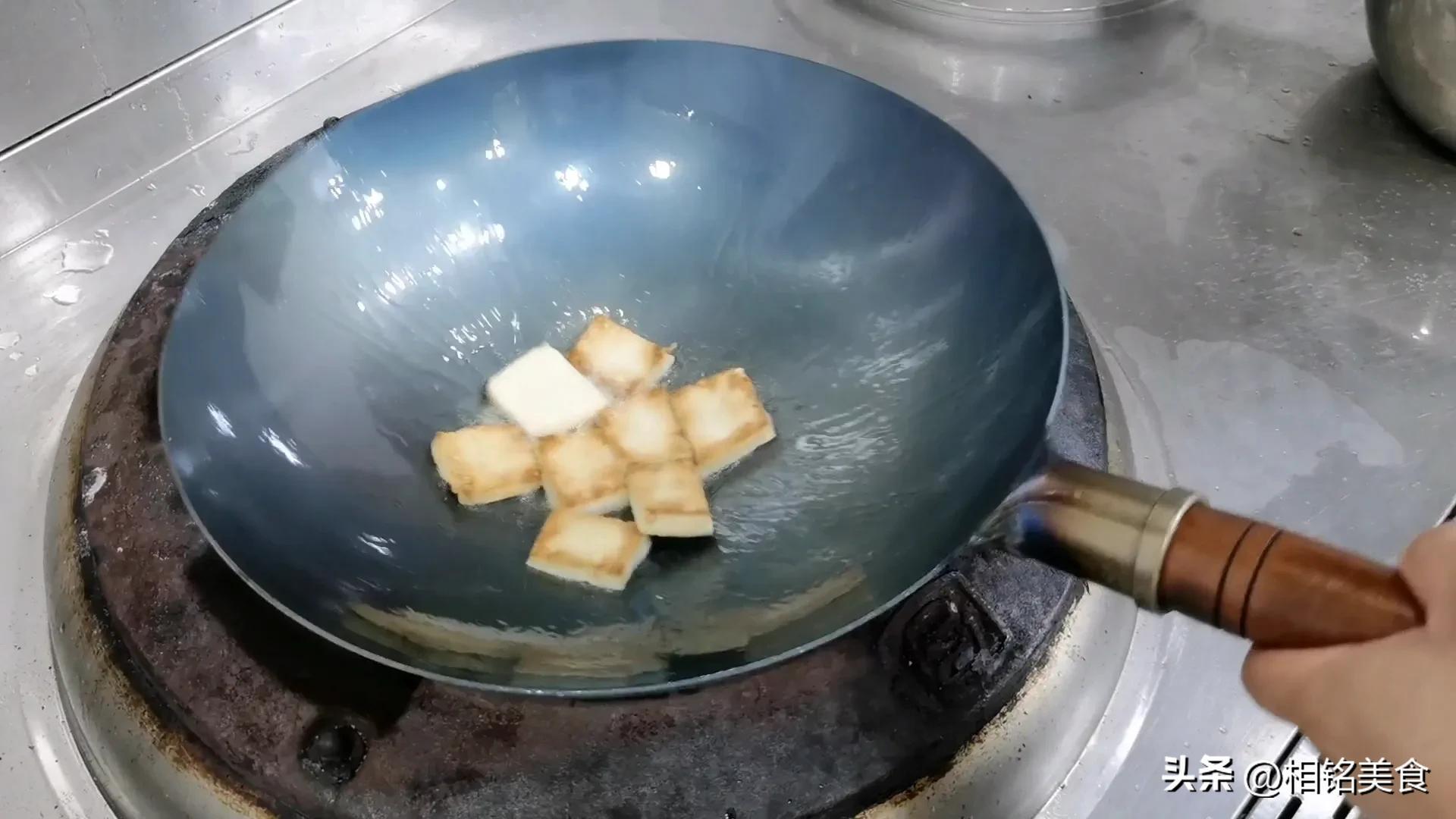 新铁锅怎样开锅小妙招视频,不粘锅的铁锅最佳开锅方法