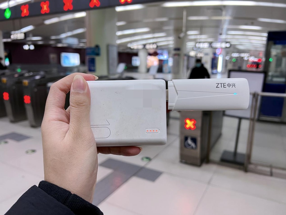 中兴随身无线wifif30和79u哪个划算,中兴随身wifif30和f31哪个网络好