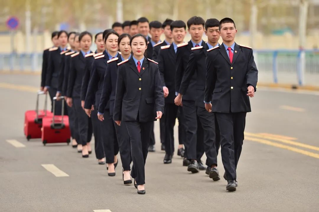 就业最好又能进央企的大学,一般读什么大学才能进央企国企