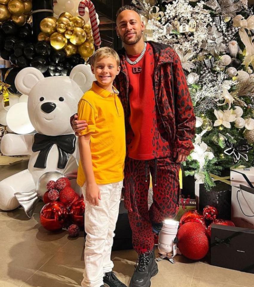 内马尔的绯闻女友,巴西球星内马尔绯闻