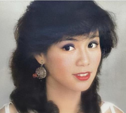 明星烤瓷牙发黑,明星烤瓷牙牙齿磨小后照片