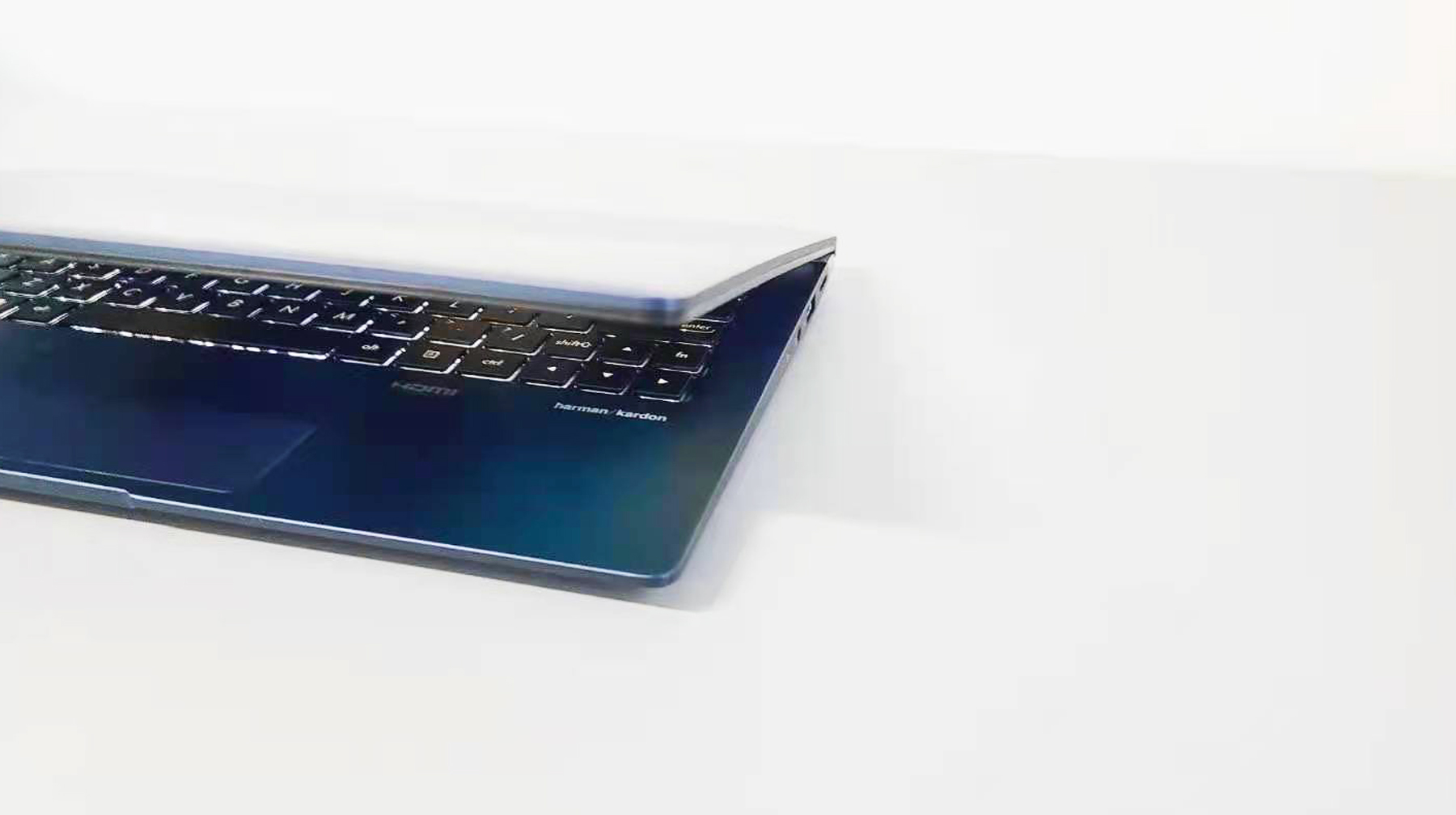 华硕笔记本窄边框测评,华硕镜面屏笔记本