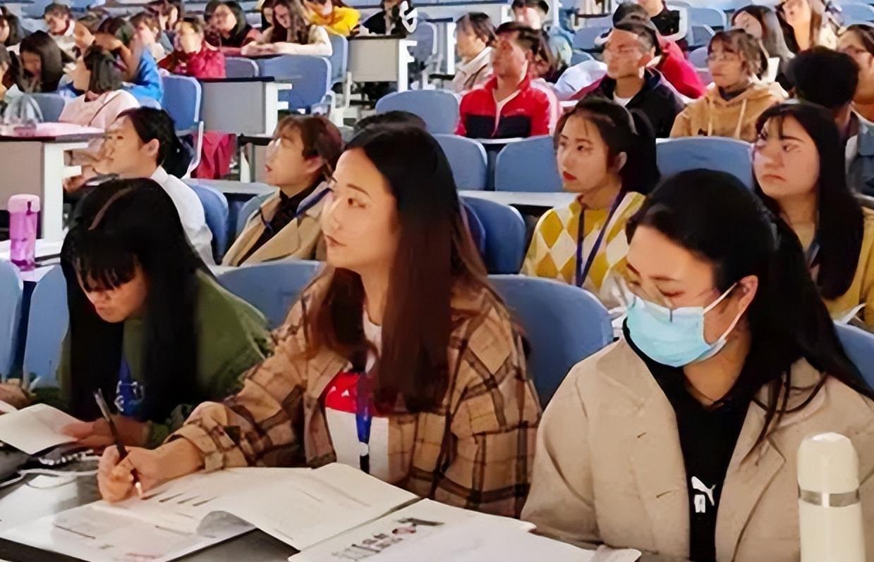 大学生后悔报考的专业，医学和师范出炉，榜首学生自嘲脑子进水