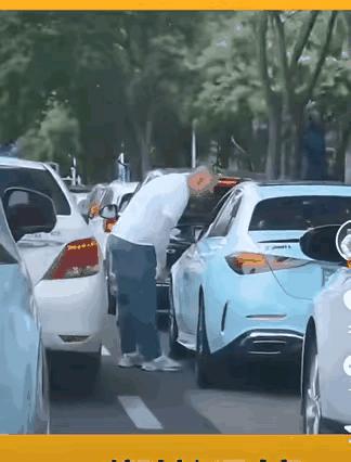 江苏南京男女互殴,南京两女子互殴