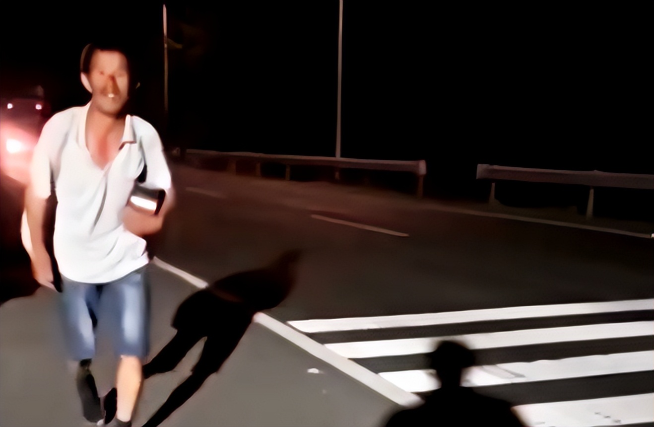 老年人看智能电视有多难,老年人使用智能电视的困境