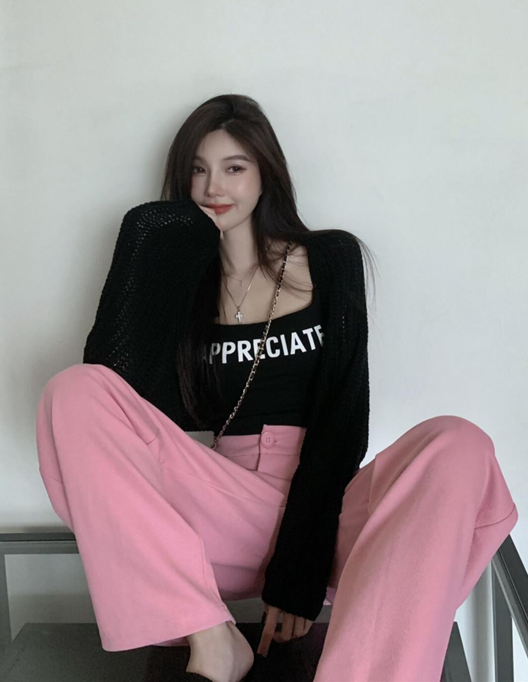 粉色裤子和什么颜色最搭配,粉色裤子怎么搭配最高级