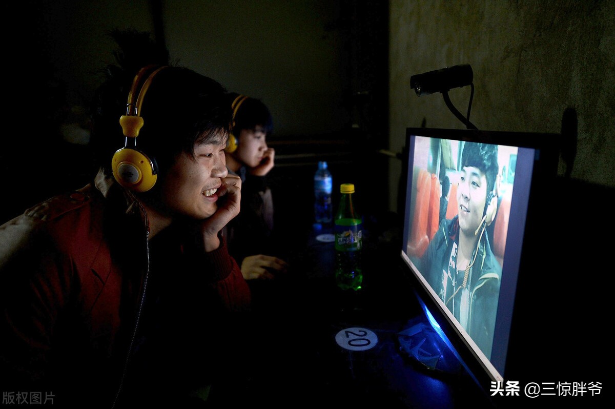 东莞口述史：万人电子厂，请吃五块钱快餐，抱一位工厂女孩回家