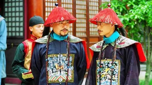 清朝的时候当官容易吗,清朝当官有多累