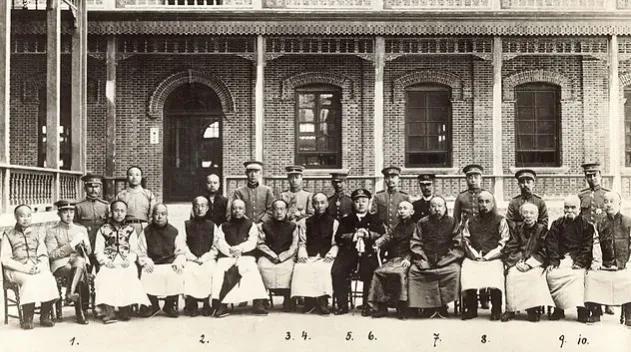 世界轻兵器先进武器图片,世界轻武器史