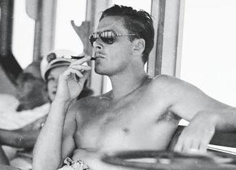 80年代人们戴的蛤蟆镜,最经典的蛤蟆镜