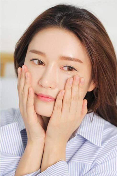 护肤时精华液冰晶修复霜先后顺序,护肤水乳精华液先后顺序