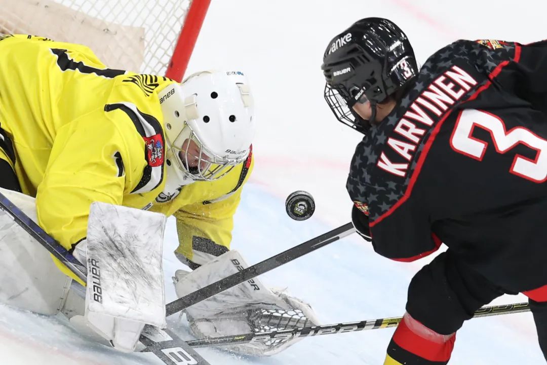 WHL|深圳万科阳光主场5比2击败龙卷风，一天之后进行决胜场较量