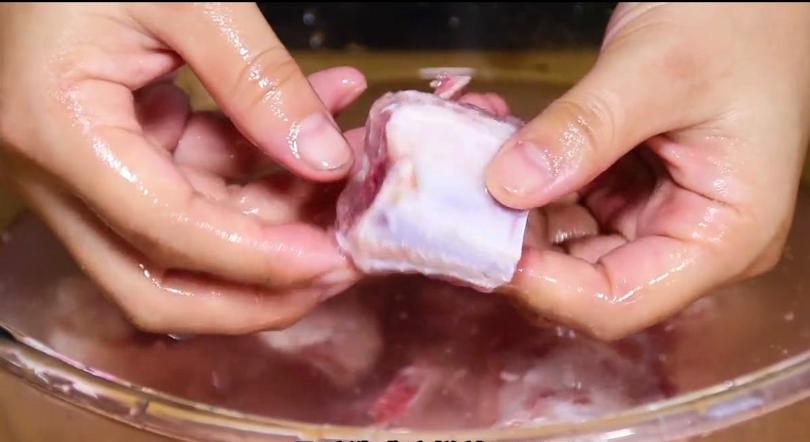 炖莲藕要怎么做才好吃,炖莲藕怎么切不会碎