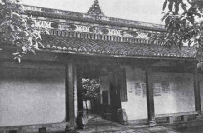 她是*荣臻聂**原配，独守空房76年，执意不改嫁，晚年聂帅每月接济