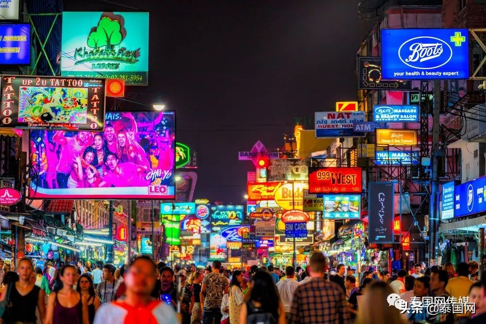 疫期留在泰国的中国人，他们眼中，为何全是“血与泪”…..