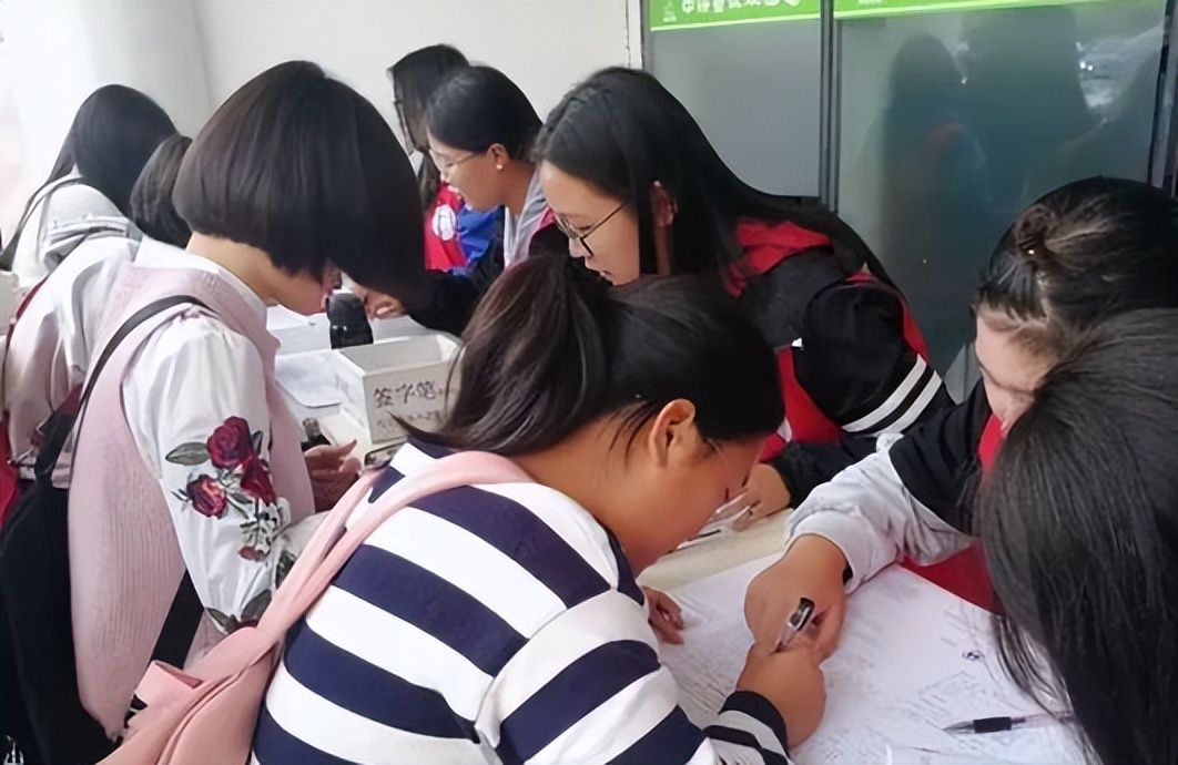 上海震旦职业学院推荐工作吗,上海震旦职业学院毕业难吗