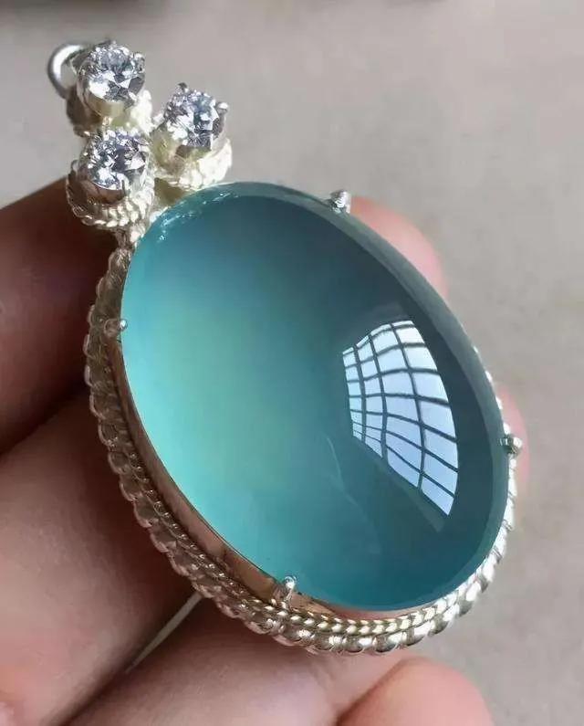 危地马拉蓝水料与缅甸蓝水种翡翠有何差别