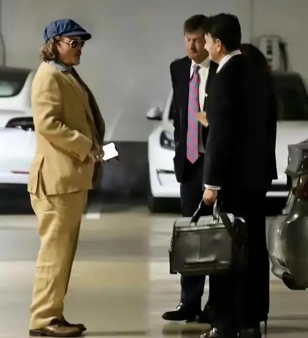 艾梅柏德普开庭,世界首富马斯克和德普前妻艾梅柏