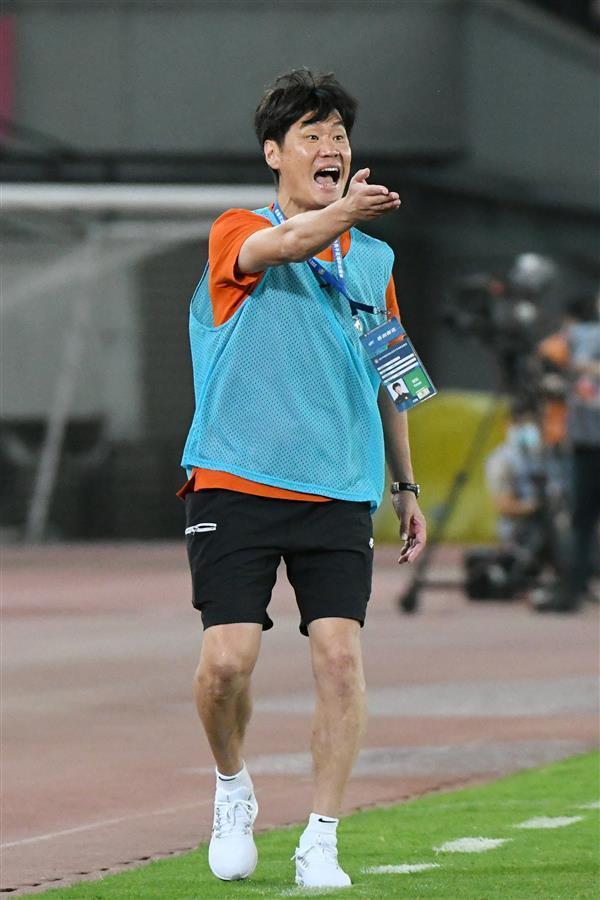 李霄鹏鲁能换帅视频,山东足球李霄鹏最新消息