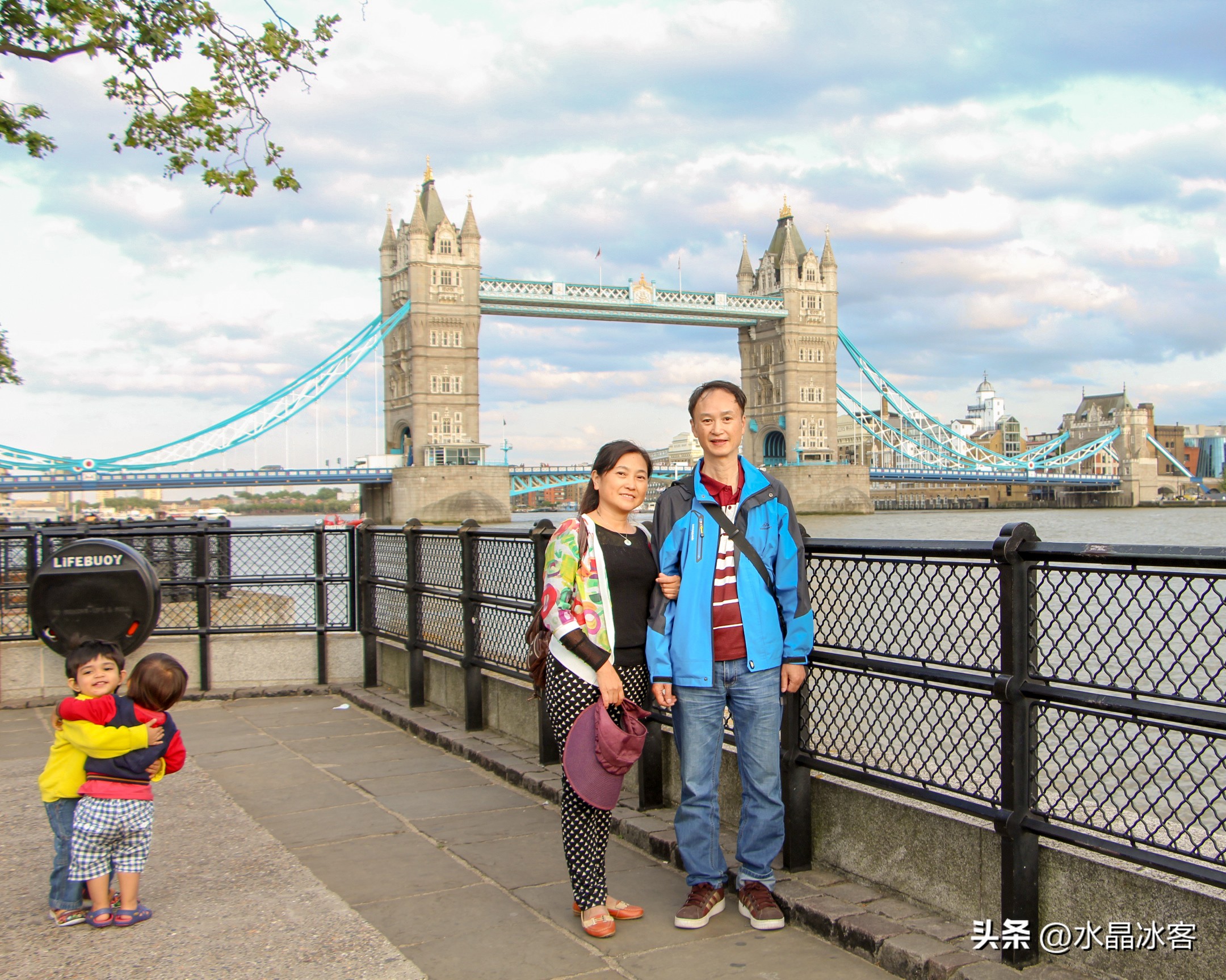 英国伦敦塔桥,英国行购物