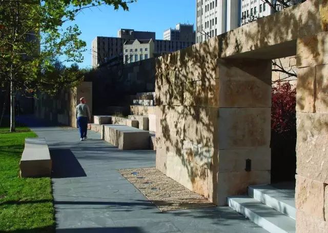 大山里捡回来的石头,大山里的石头块