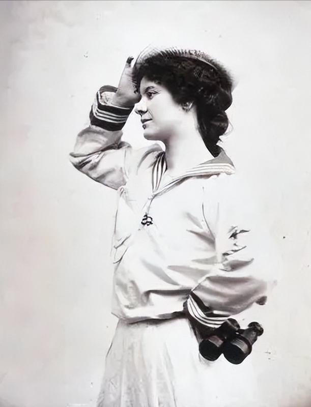 日本学生制服历史,论日本的制服文化