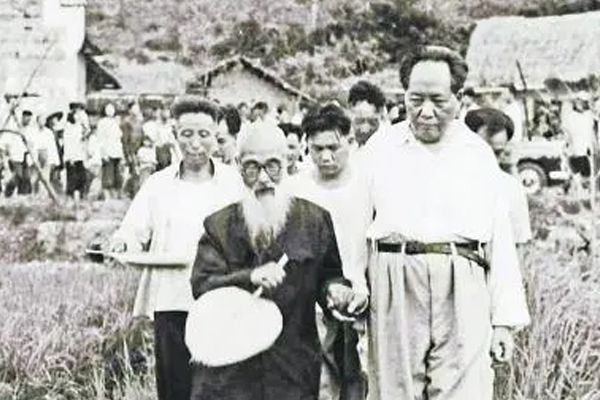 1936年红军东征,毛主席写下一首词,9年之后蒋介石为此大动干戈