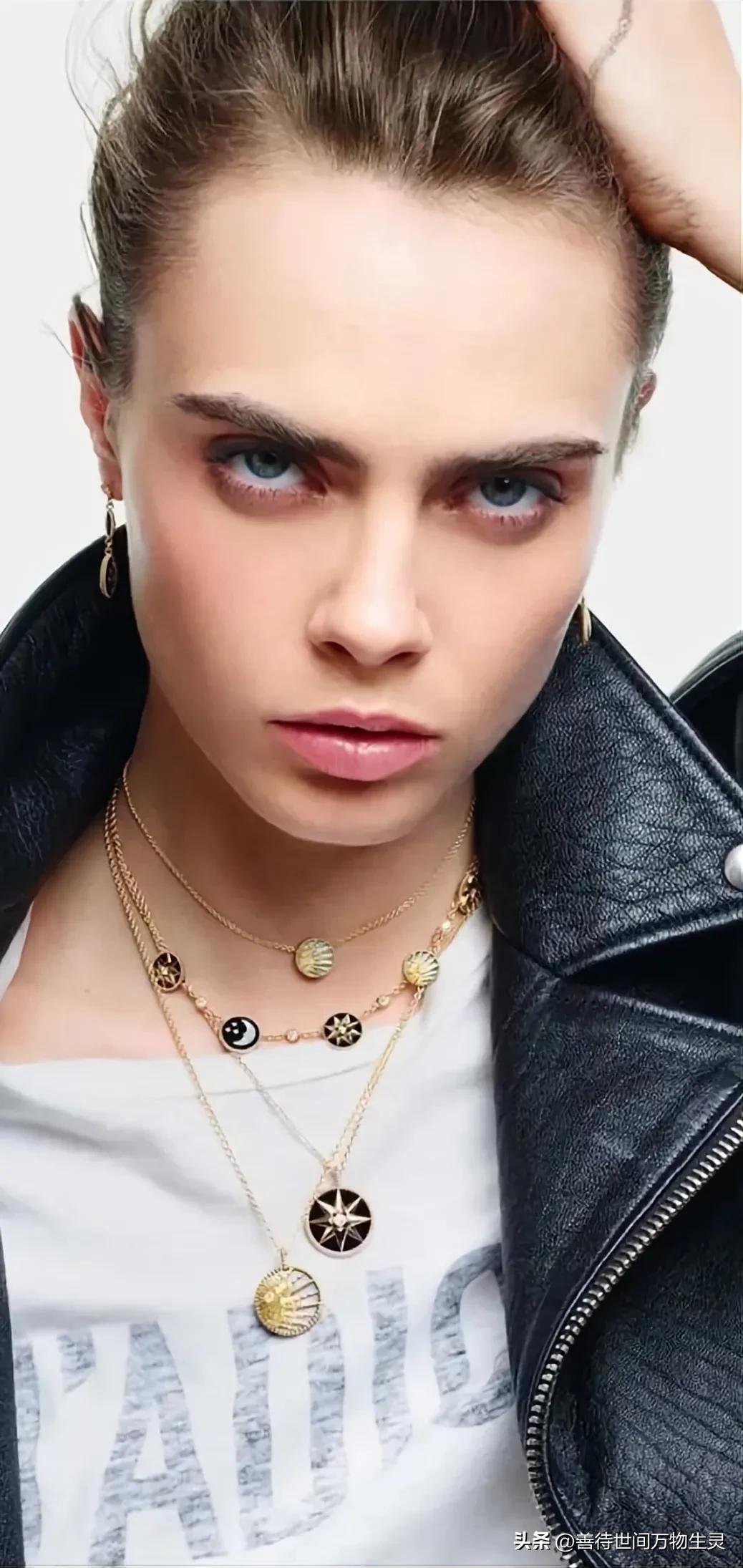 英国超模卡拉迪瓦伊,英国超模卡拉迪瓦伊海边