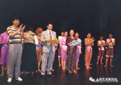 他是中华人民共和国舞蹈教育事业的开山之人，创建了全新的中国古典舞，创建了“身韵”之法，引领了整个时代