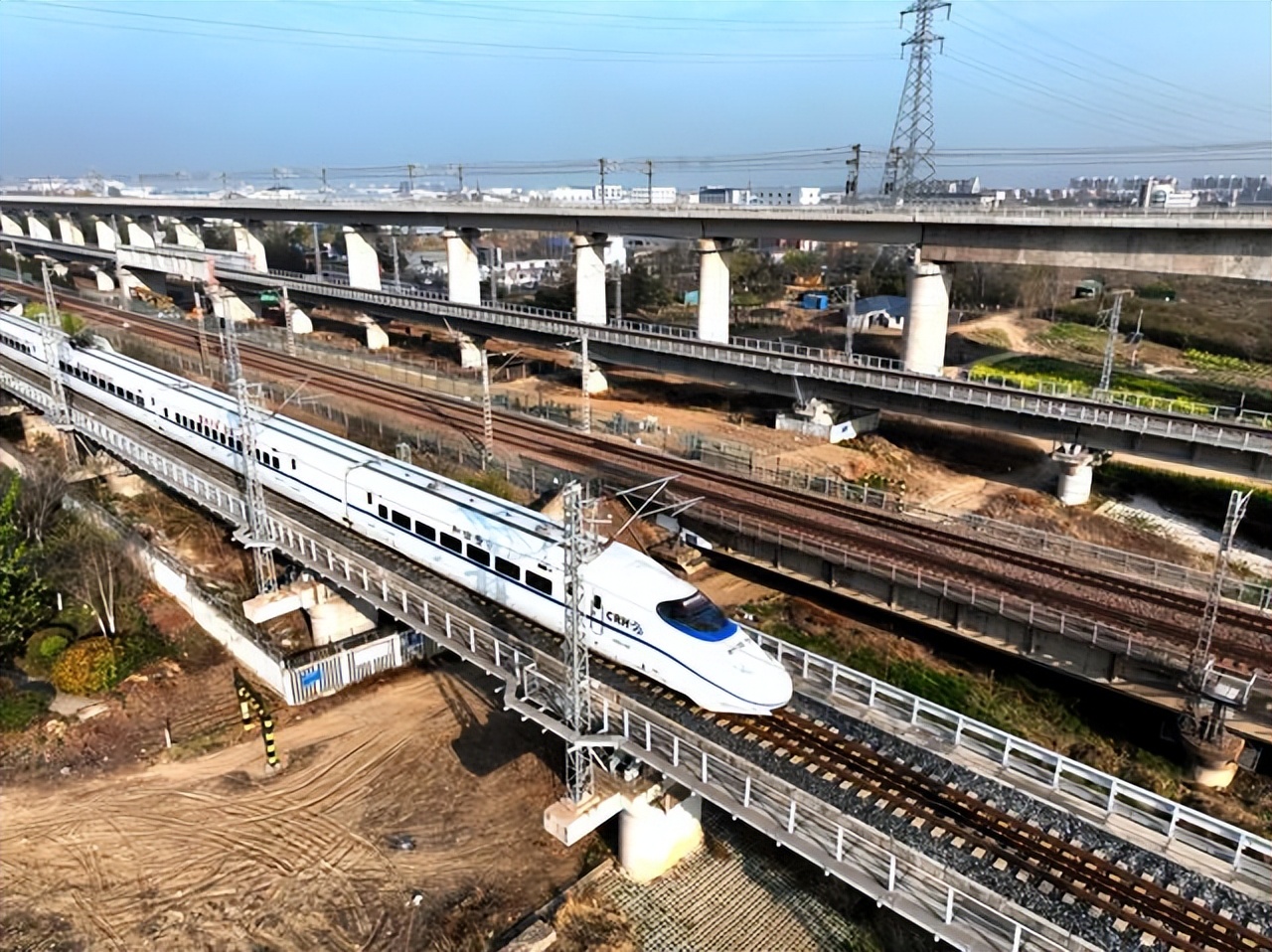 高铁与动车有什么不一样的呢,动车和高铁的区别看这4点够了