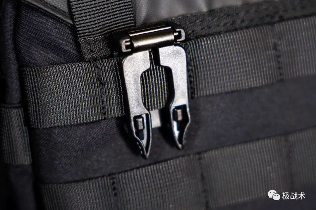 泰酷辣！机能与战术的结合，奈特科尔-SLB05机能通勤挎包丨评测