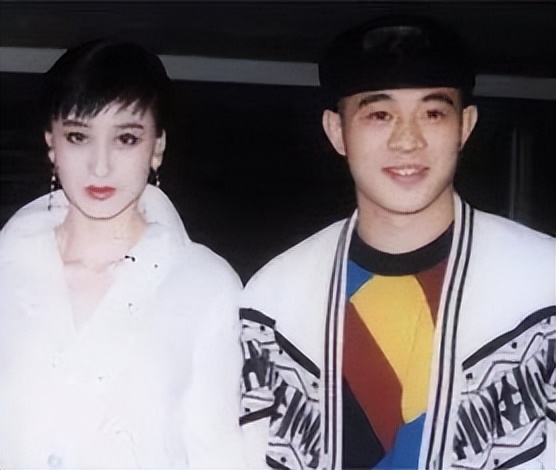 李连杰和黄秋燕与利智,李连杰和黄秋燕和利智都生女吗