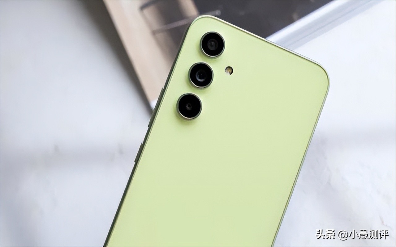 三星出新旗舰旧旗舰会降价吗,三星去年旗舰机值得购买吗