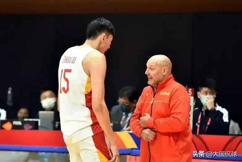 中国男篮世界杯赛程出炉,周琦加盟辽篮悬念反转,杨鸣相中大外援