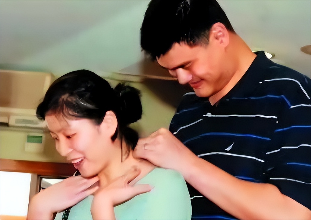 姚明和他11岁的女儿照片,姚明他媳妇儿叶莉父母身高
