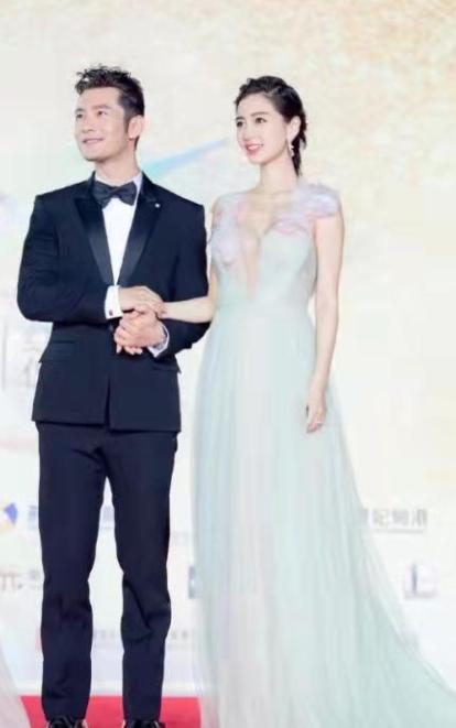 从“豪华婚礼”到“背锅十年”，杨颖的狠没你想的那么简单？