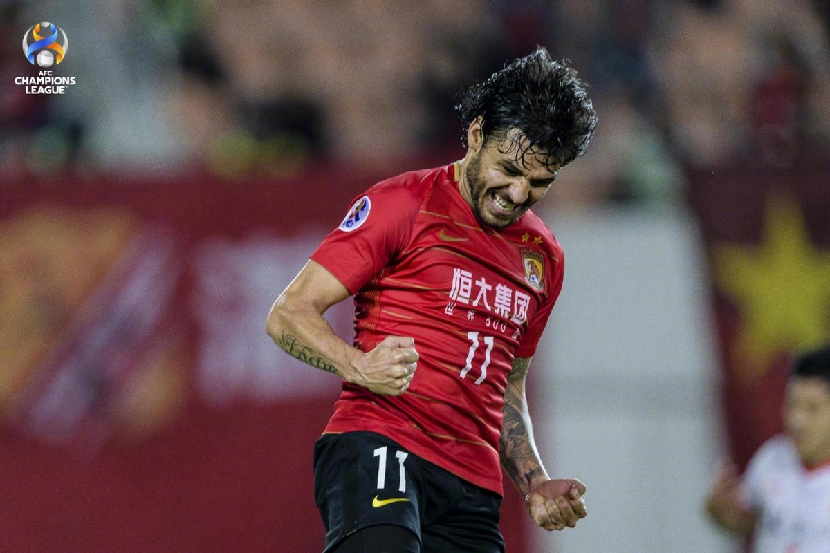 归化球员解散,国足热门归化正式解约离队