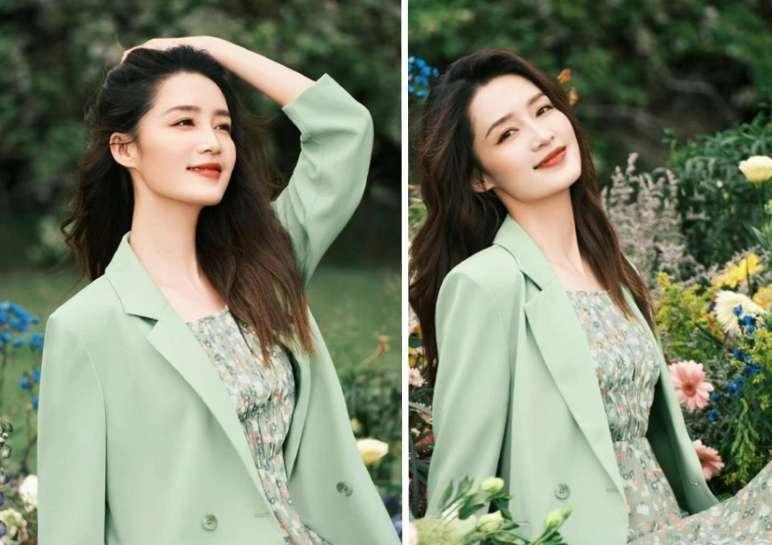 碎花裙加西装外套穿搭,西装内搭碎花连衣裙春秋穿搭