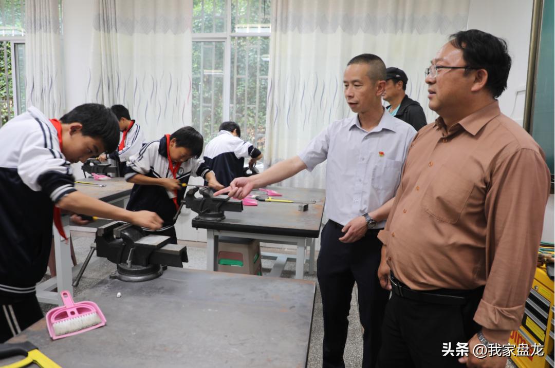 “六一”儿童节前夕，盘龙将殷殷关怀送到孩子心里~