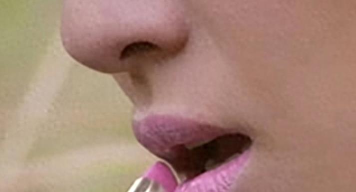 诱惑尼姑装，裤衩子外露，这些毁三观的操作，导演怕是个猪脑子吧