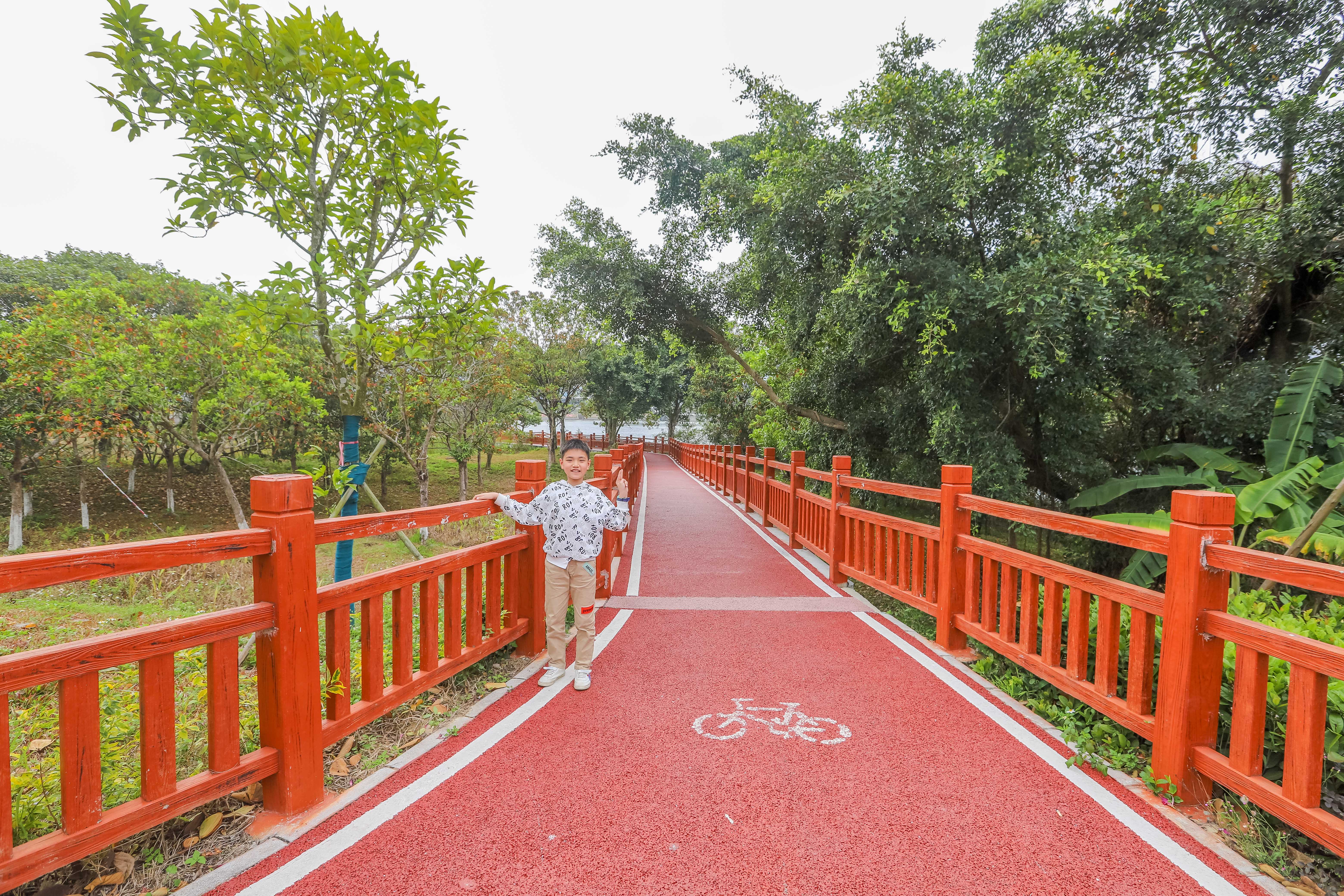 距离九寨沟不远的景点,距广州一千公里的地方