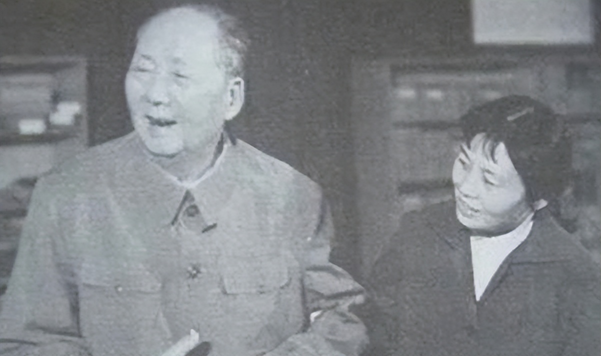 毛主席生前最后一次观影，开播10分钟主席放声痛哭，放映被迫中断