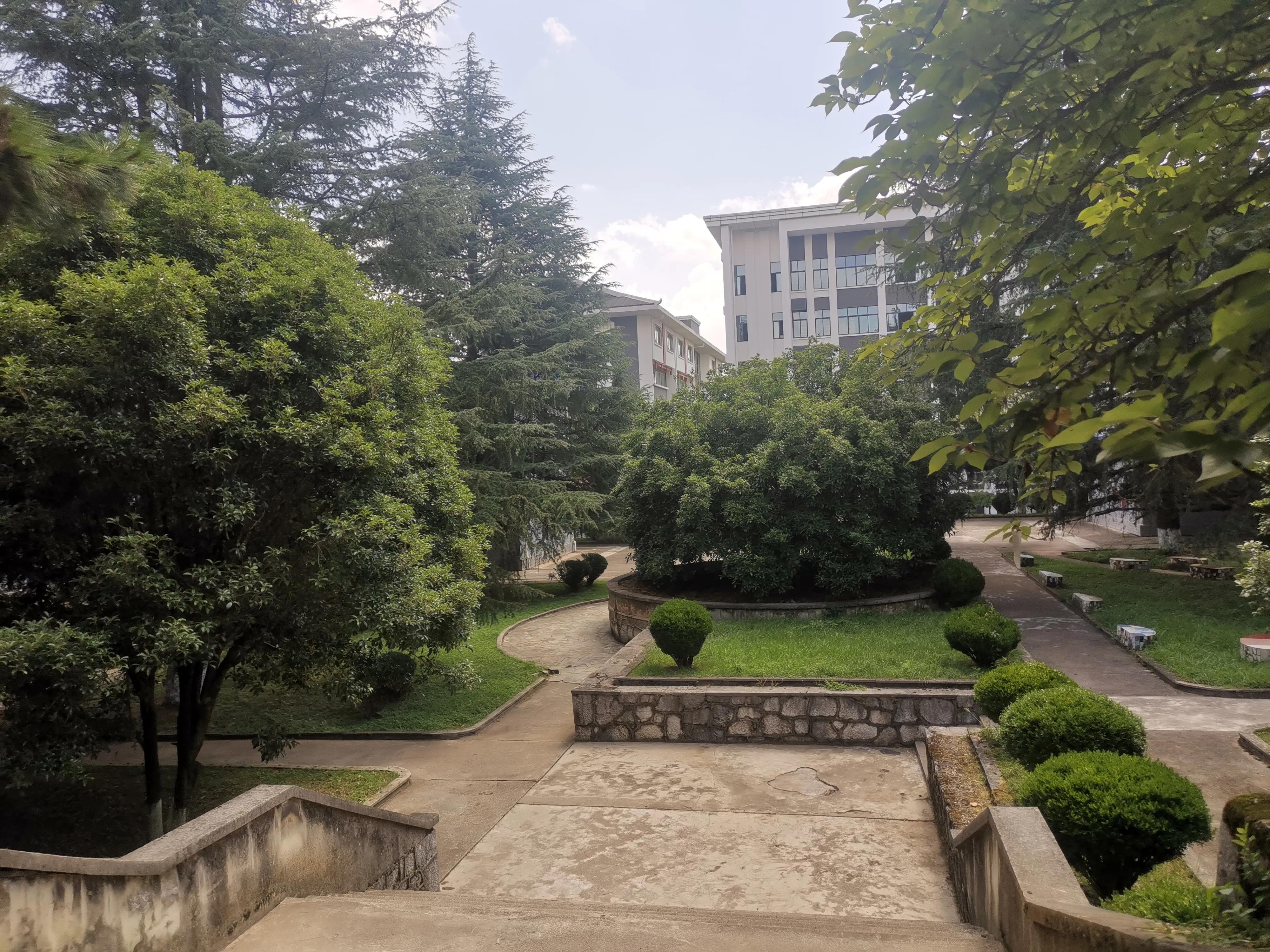 贵州民族大学独有的风景,贵州民族大学游