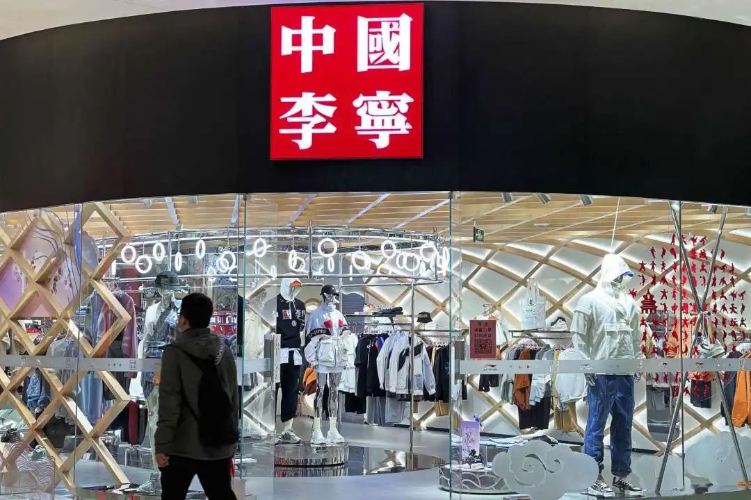 民族品牌李宁大翻车