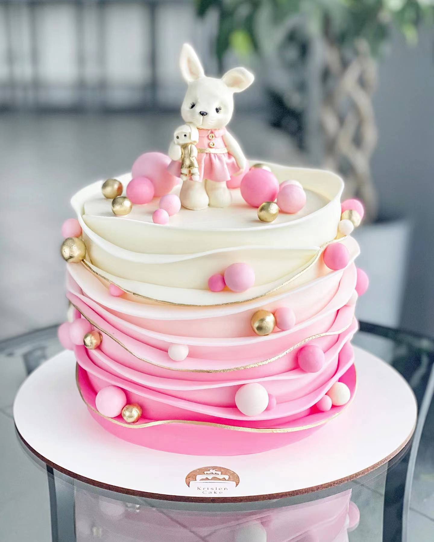 今天给大家做一款好看的蛋糕造型,美味又高颜值的蛋糕造型充满创意