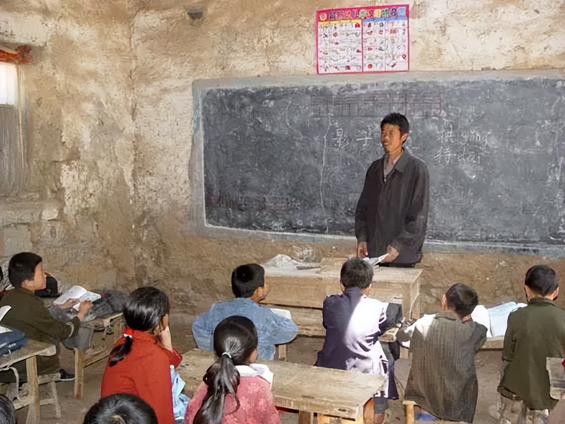 11年前，那个“拄着双拐”给山区孩子上课的谭定才，后来怎么样了
