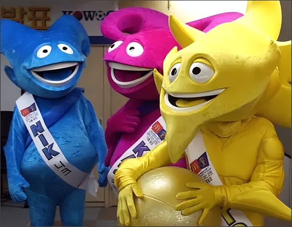 世界杯吉祥物是饺子皮还是馄饨,足球世界杯吉祥物饺子皮