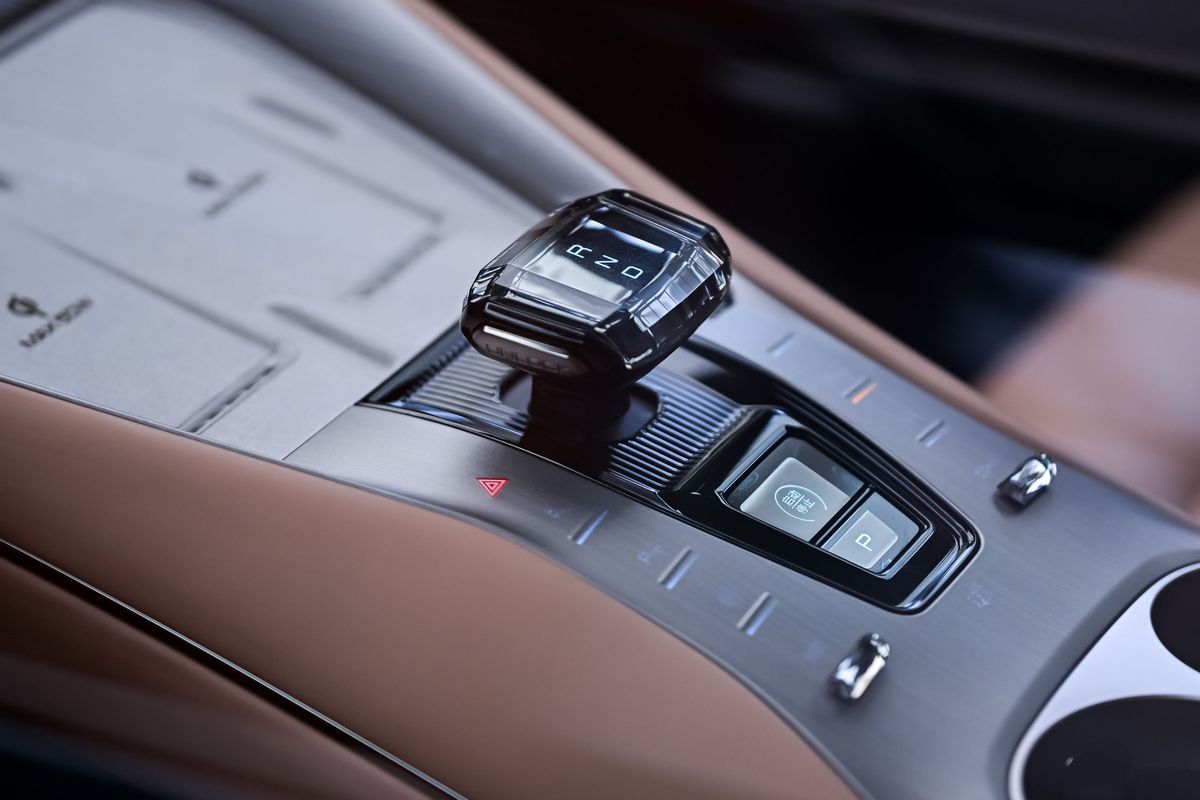 豪华大五座家用suv首选腾势n7,腾势n7不是全系标配空气悬挂