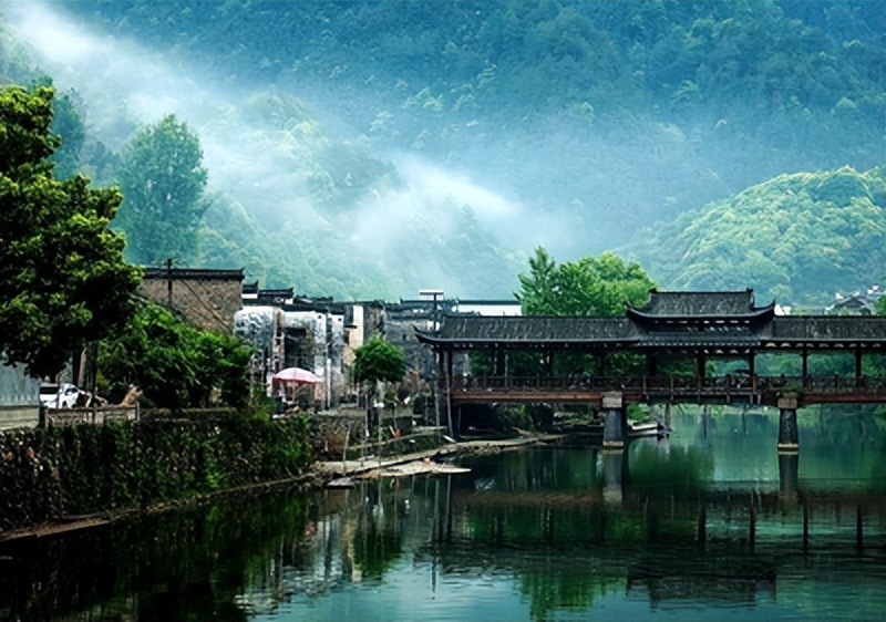 「山水中国」2022年9月/山河仍莽荡，谁与待霜花